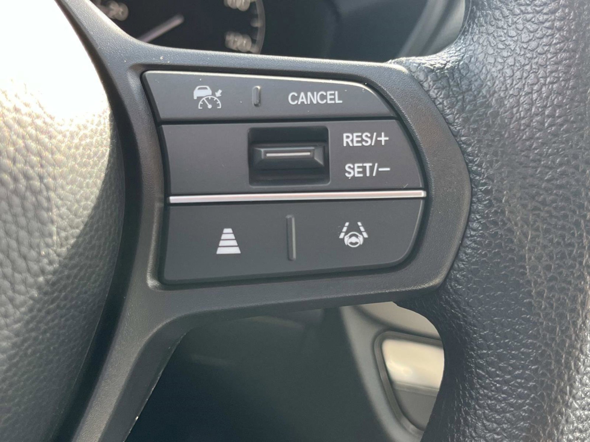 Used 2025 Honda HR-V LX image 23