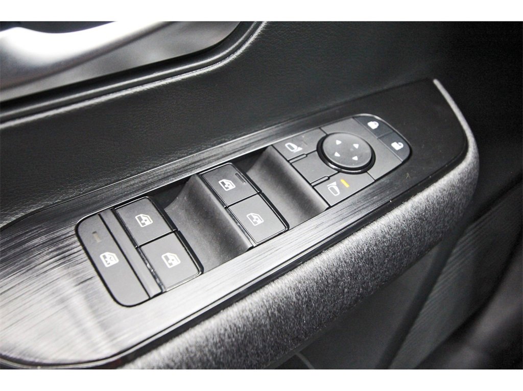 Used 2025 Nissan Kicks SV image 20