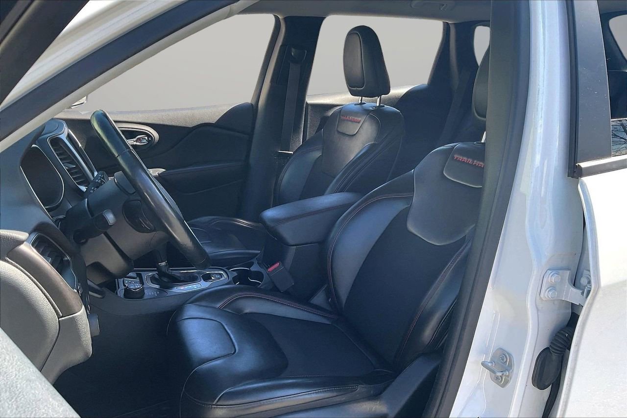 Used 2019 Jeep Cherokee Trailhawk w/ Comfort/Convenience Group image 21
