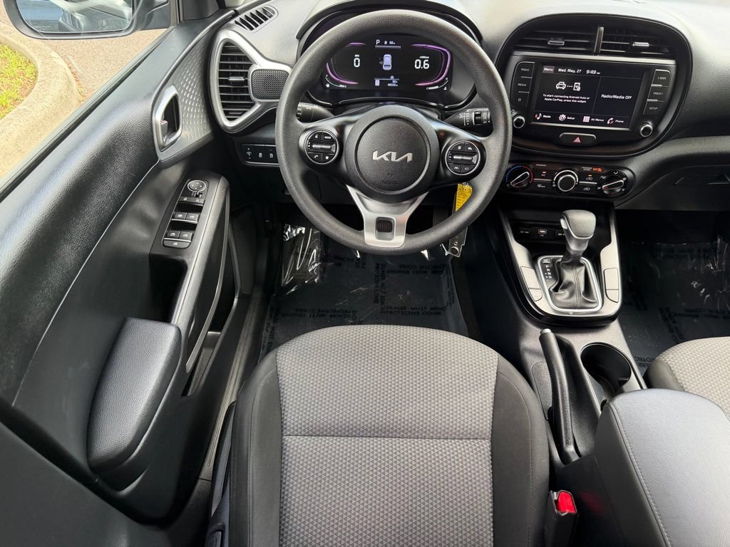 Used 2024 Kia Soul LX w/ Option Group 015 FWD image 14