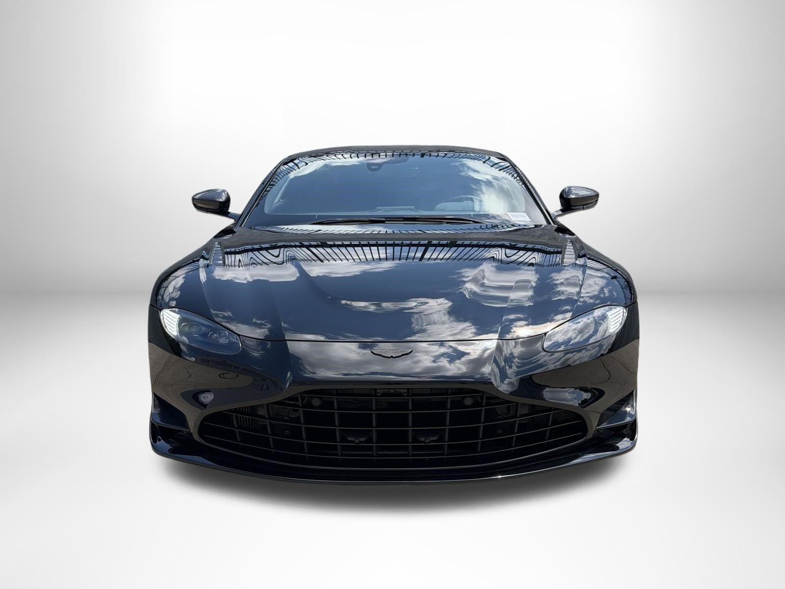 Used 2022 Aston Martin V8 Vantage Coupe RWD image 7