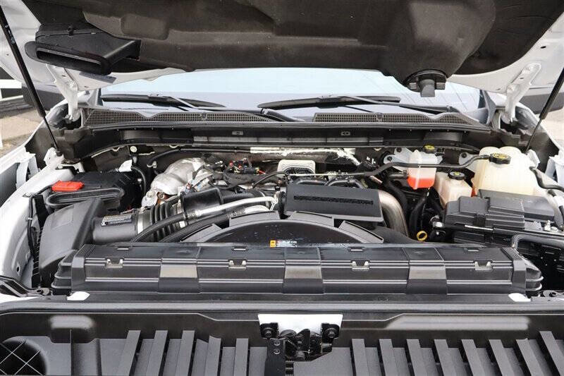 Used 2024 GMC Sierra 3500 Denali Ultimate image 9