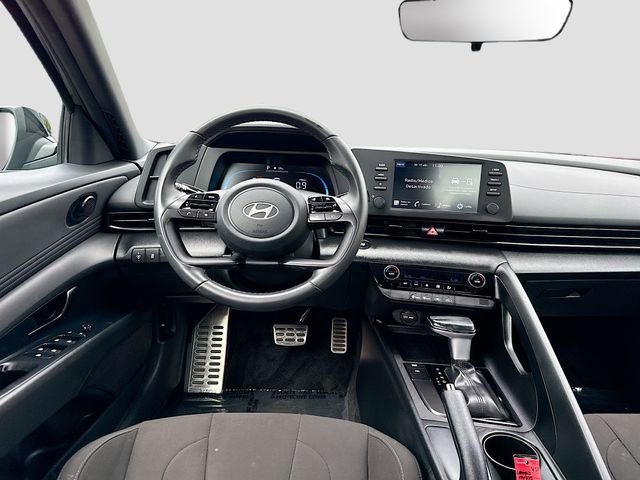 Certified 2025 Hyundai Elantra Sport FWD image 21