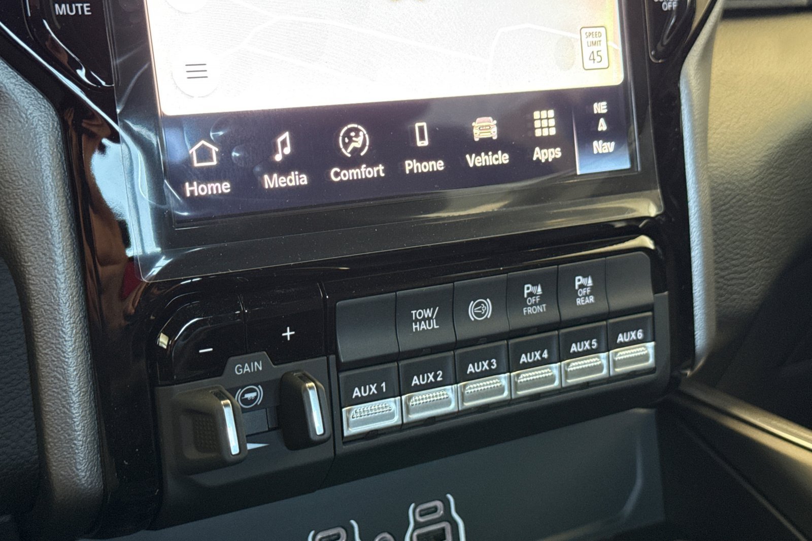 New 2026 RAM 3500 Big Horn AWD/4WD image 21