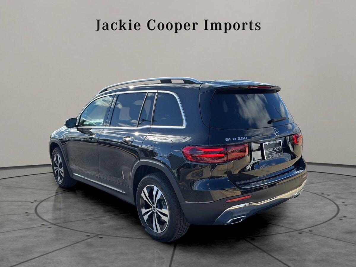 New 2026 Mercedes-Benz GLB 250 image 3