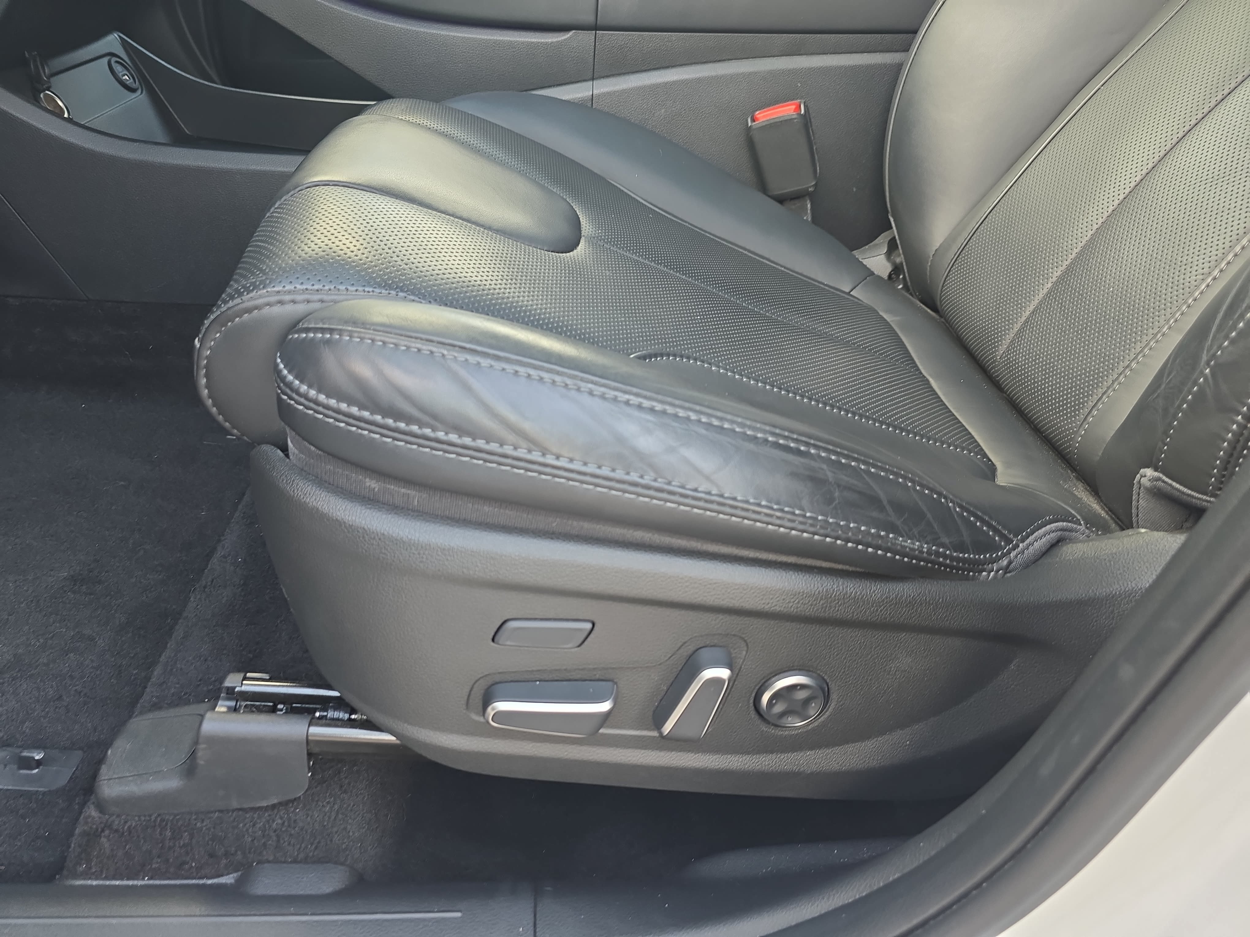 Used 2023 Hyundai Santa Fe Calligraphy w/ Cargo Package AWD/4WD image 24