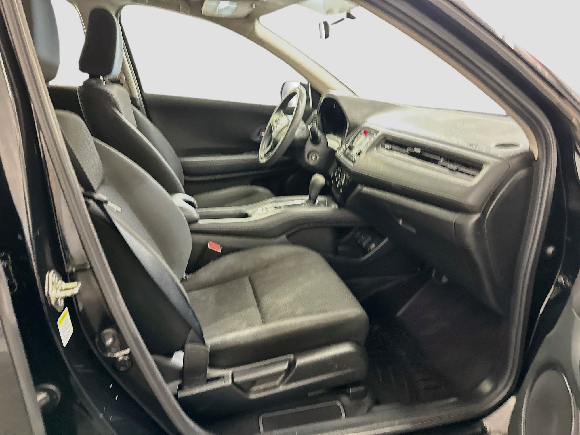 Used 2016 Honda HR-V LX image 31