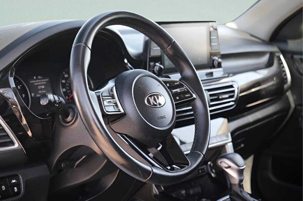 Used 2021 Kia Seltos EX image 23