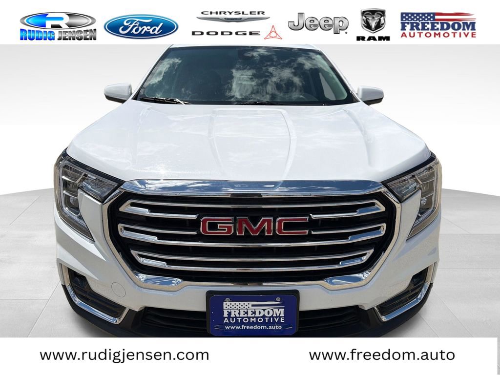 Used 2024 GMC Terrain SLT AWD/4WD image 8