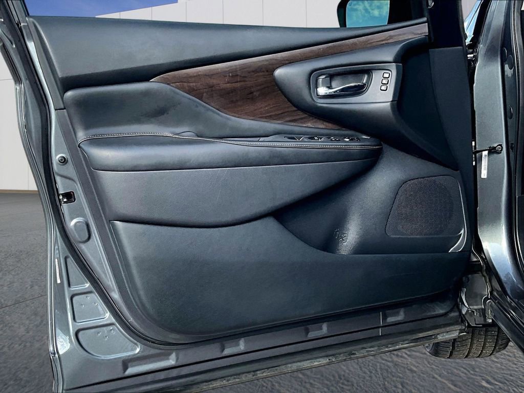 Used 2020 Nissan Murano Platinum w/ Cargo Package FWD image 19