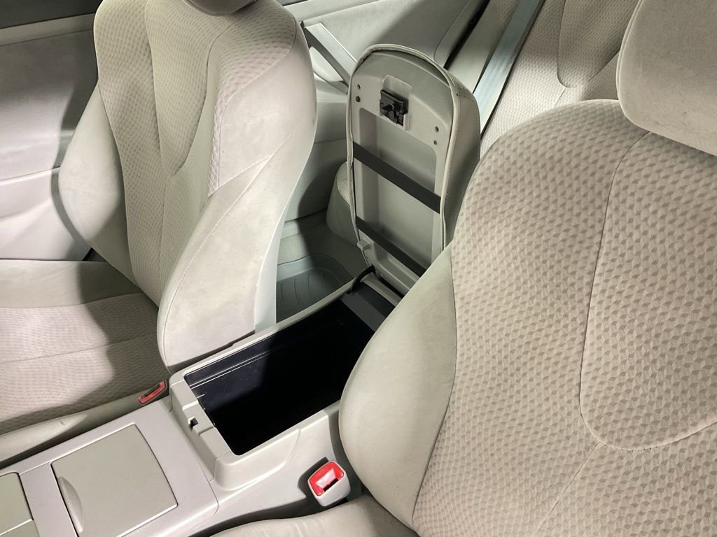 Used 2011 Toyota Camry LE image 23