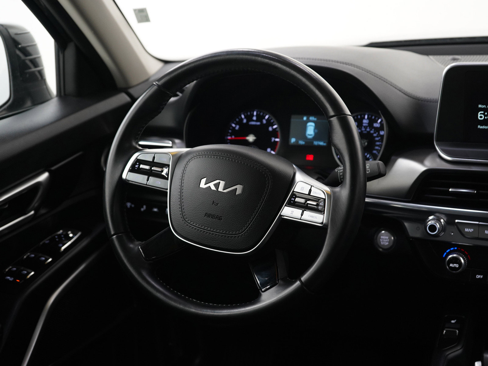 Used 2022 Kia Telluride S AWD/4WD image 14