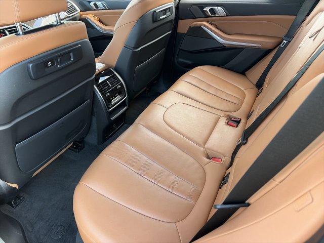 Used 2022 BMW X5 M50i AWD/4WD image 17