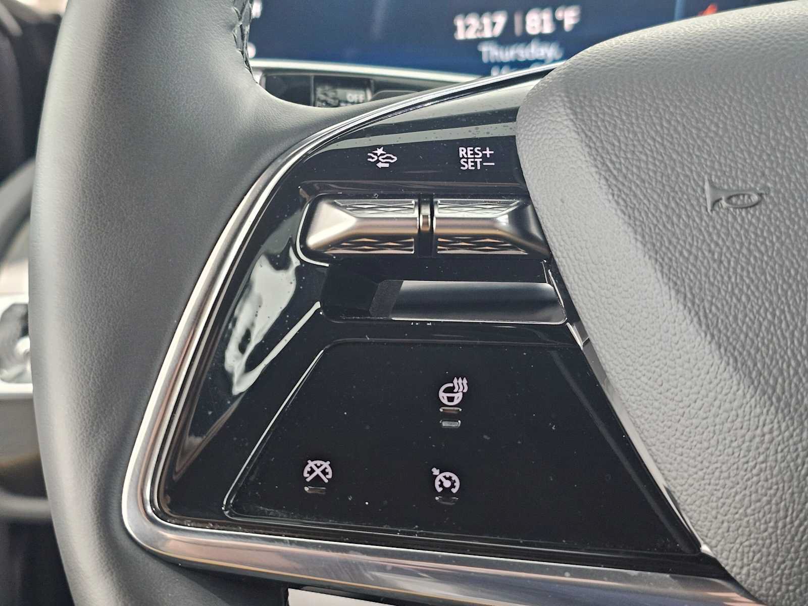 Used 2025 Cadillac Lyriq Luxury AWD/4WD image 29