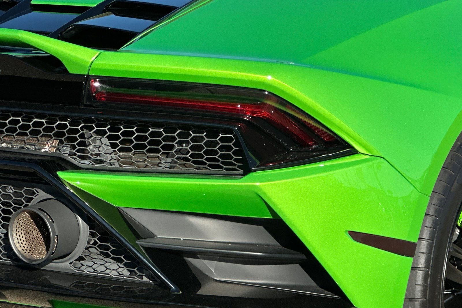 Used 2021 Lamborghini Huracan EVO image 15