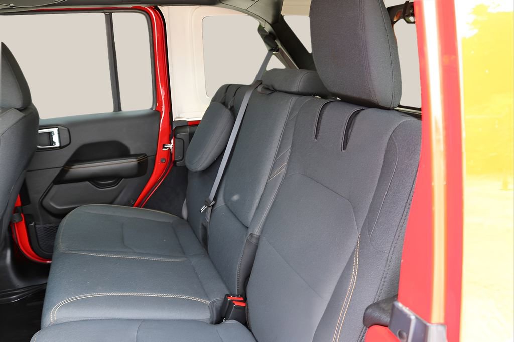 Used 2024 Jeep Wrangler Unlimited Sahara AWD/4WD image 15