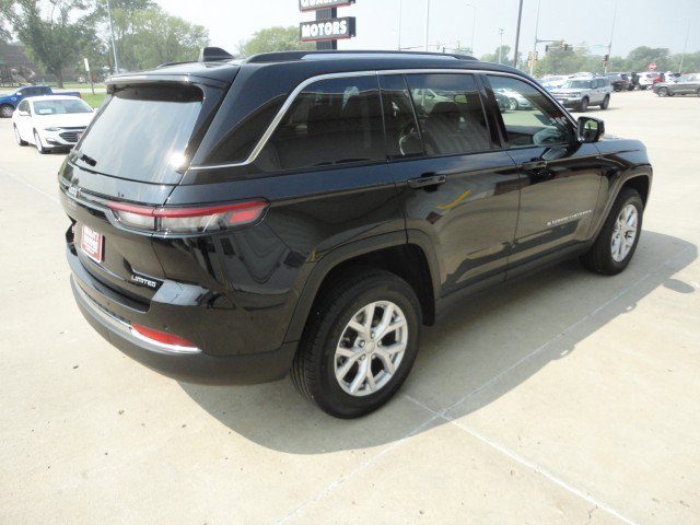 Used 2022 Jeep Grand Cherokee Limited AWD/4WD image 16