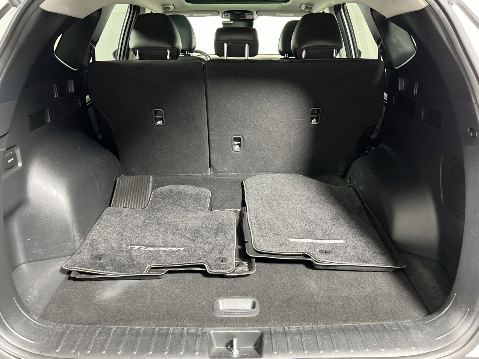 Used 2023 Hyundai Tucson Limited w/ Winter Package image 26