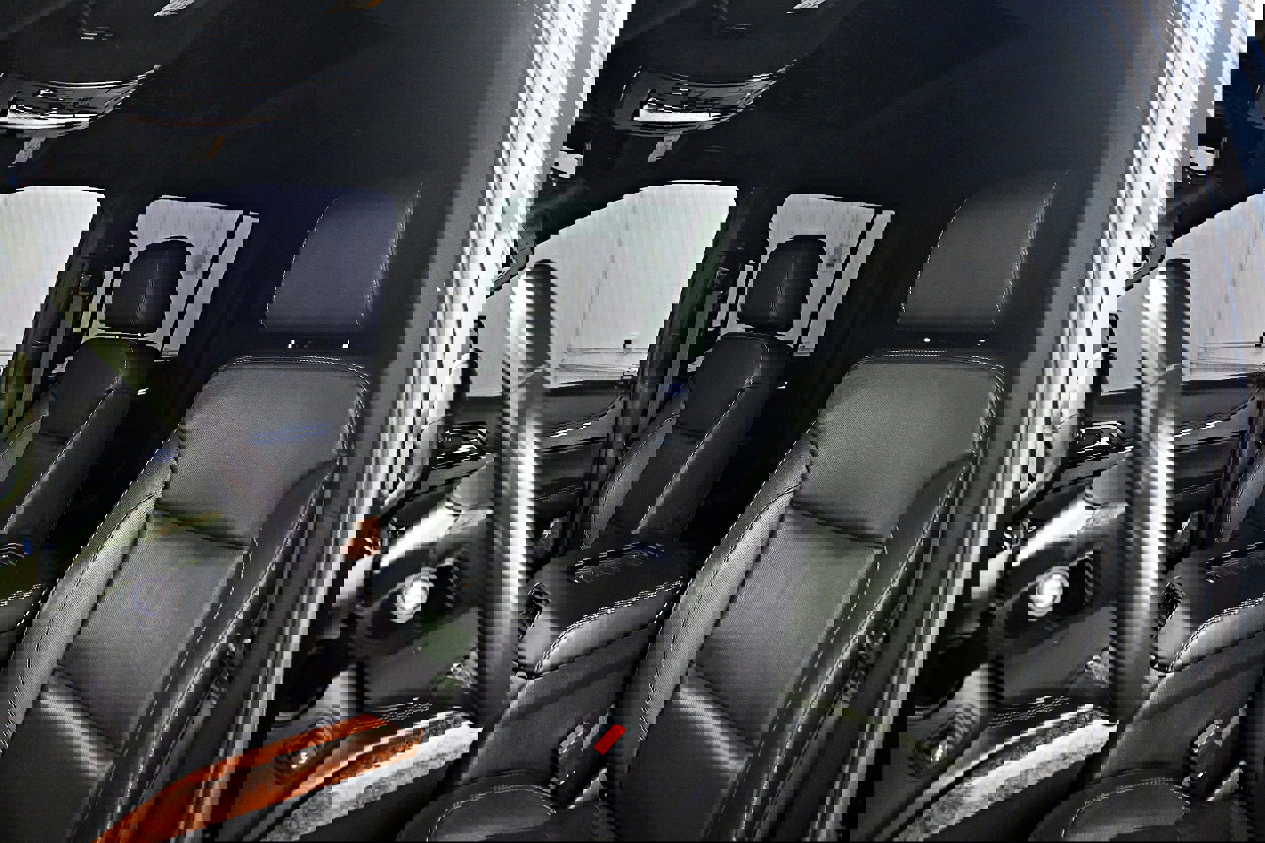 Used 2020 Chevrolet Suburban Premier w/ RST 6.2L Performance Edition image 7