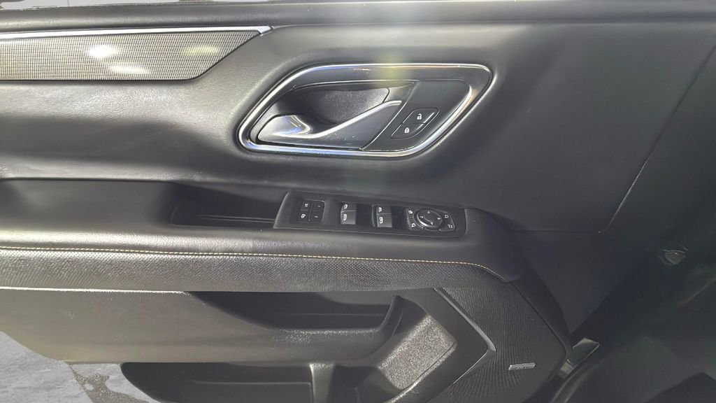 Used 2022 GMC Yukon AT4 w/ Technology Package image 25