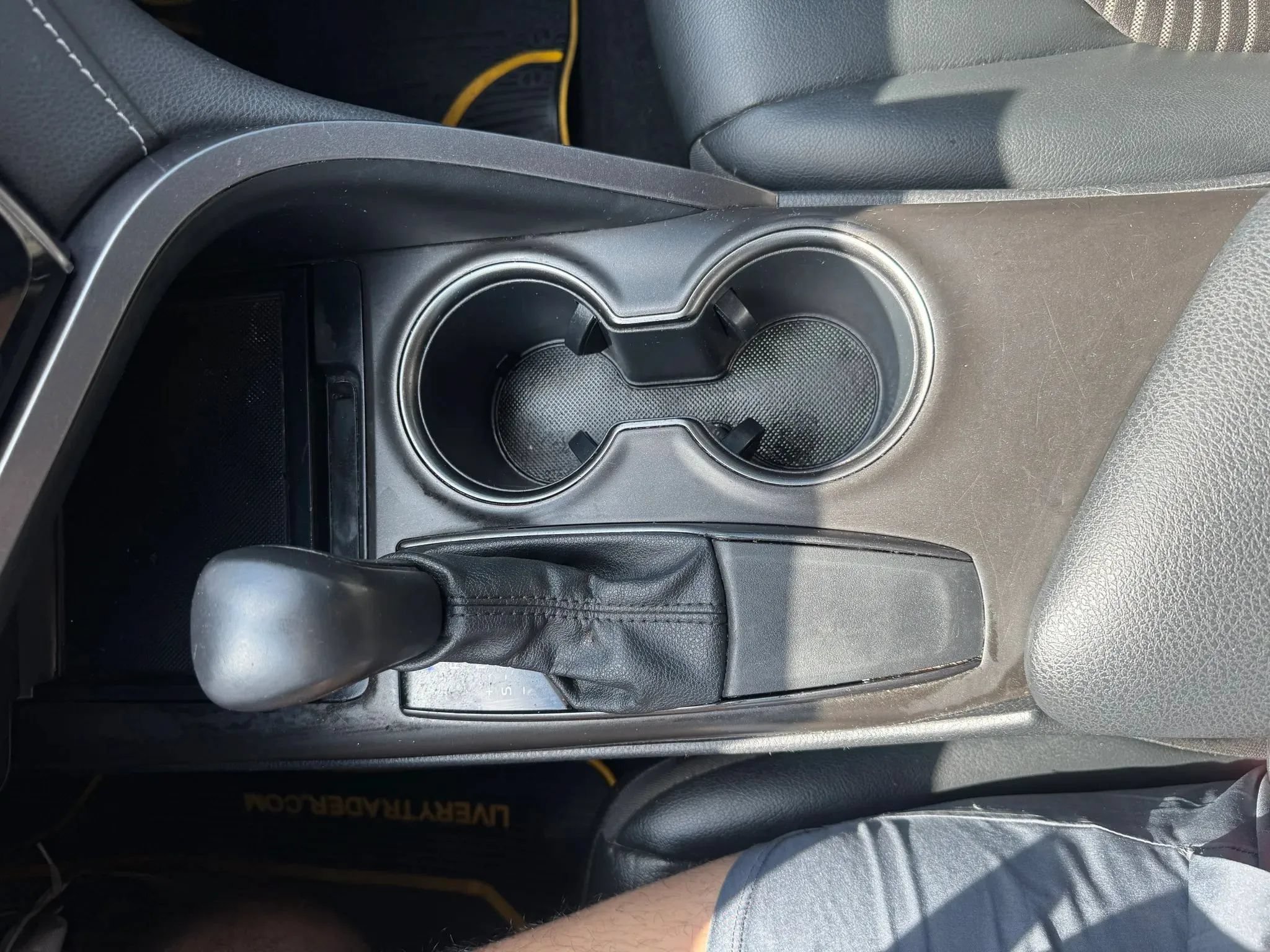 Used 2021 Toyota Camry SE FWD image 18