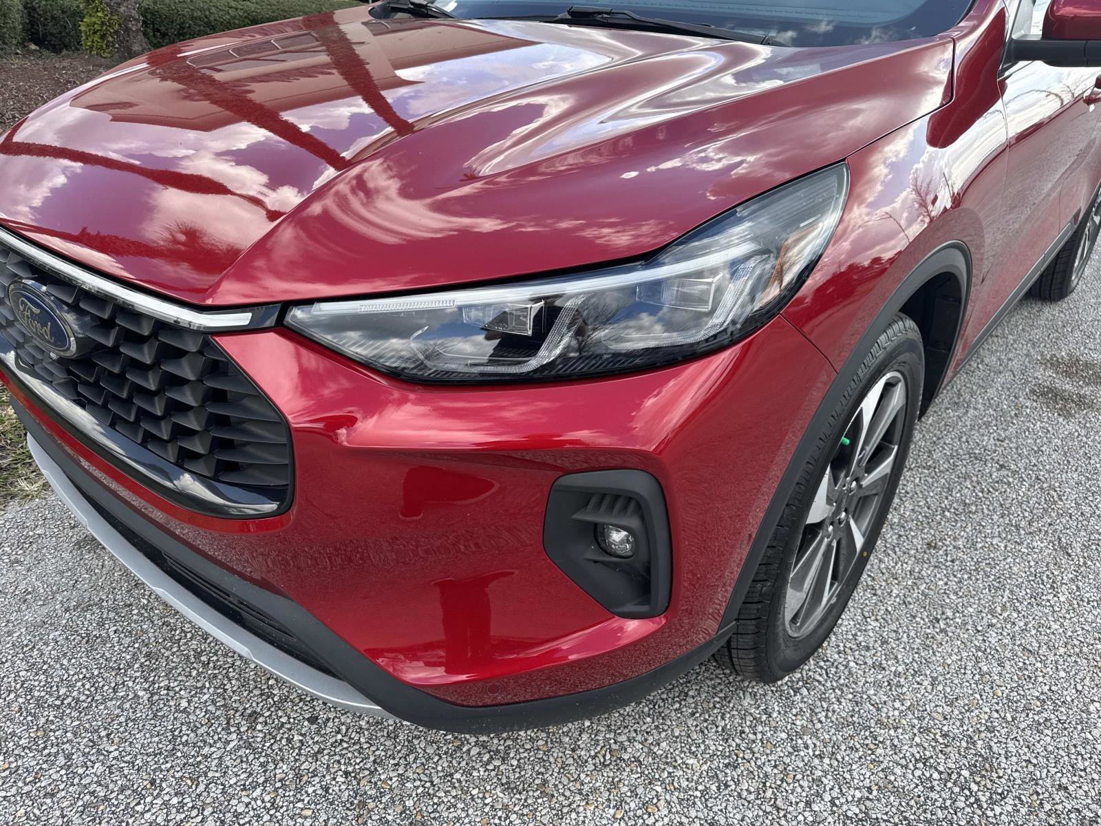 Used 2024 Ford Escape Platinum w/ Premium Technology Package image 9