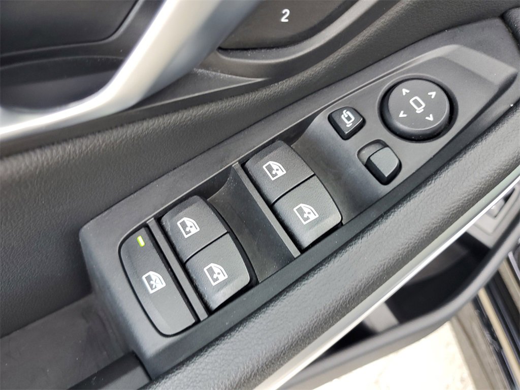 Used 2025 BMW 330i Sedan image 25