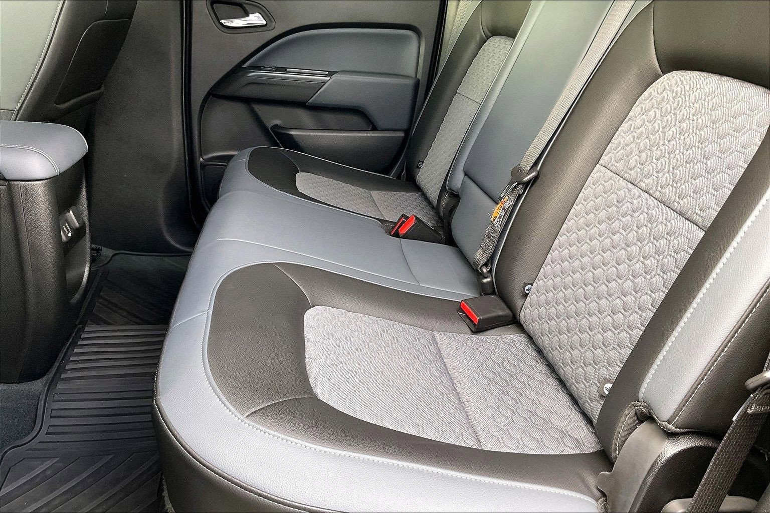 Used 2021 Chevrolet Colorado Z71 w/ Safety Package image 18