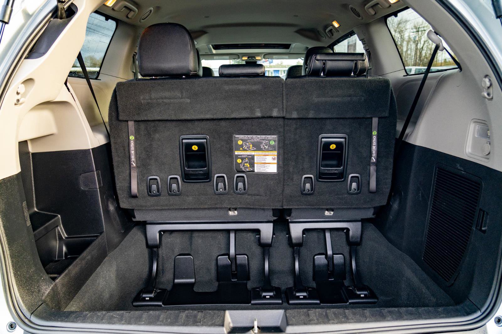 Used 2020 Toyota Sienna SE AWD/4WD image 25