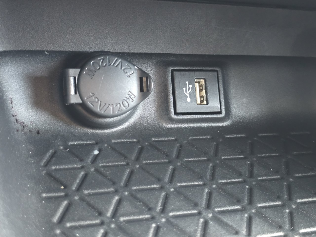 Certified 2024 Toyota RAV4 XLE AWD/4WD image 30
