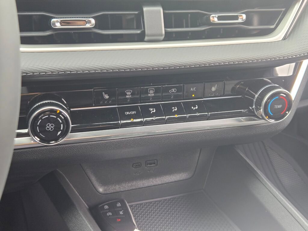 New 2026 Chevrolet Equinox LT w/ Safety and Technology Package FWD image 22