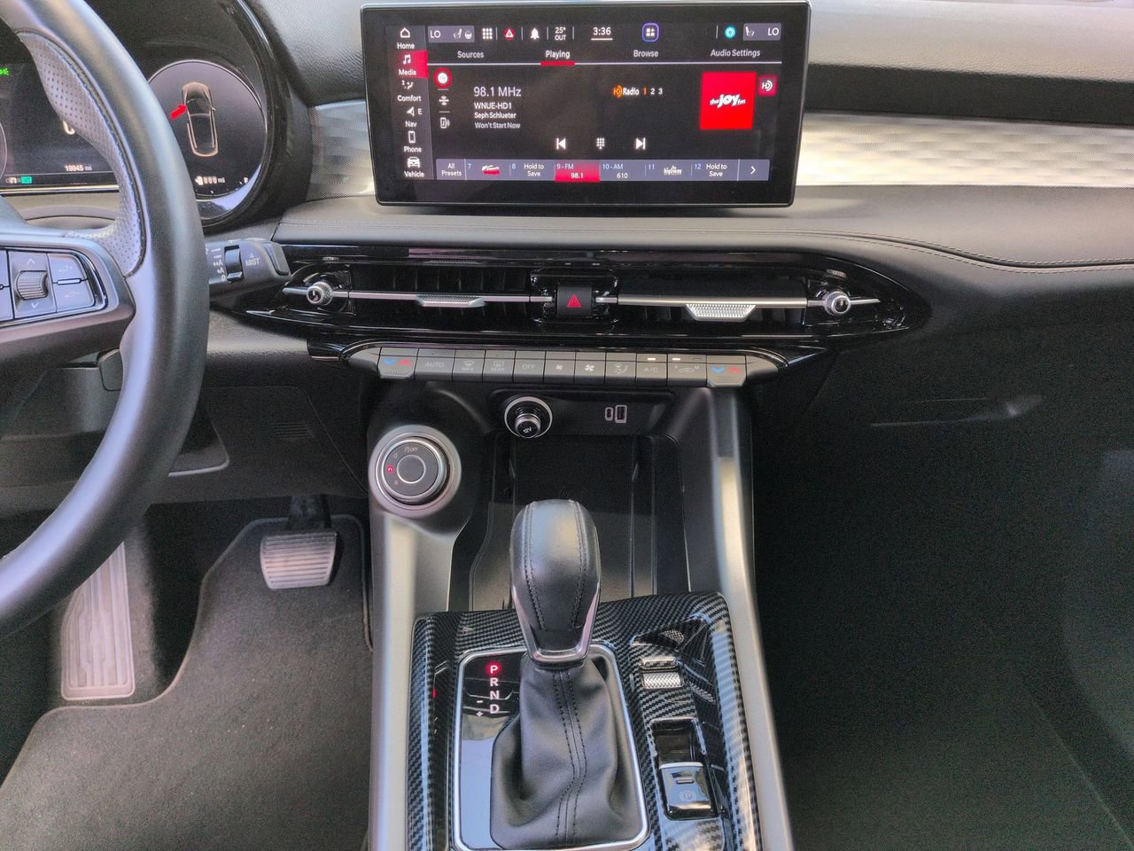 Used 2024 Alfa Romeo Tonale Ti w/ Premium Interior Package image 18