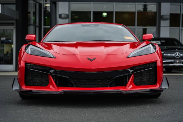 Used 2025 Chevrolet Corvette Z06 image 2