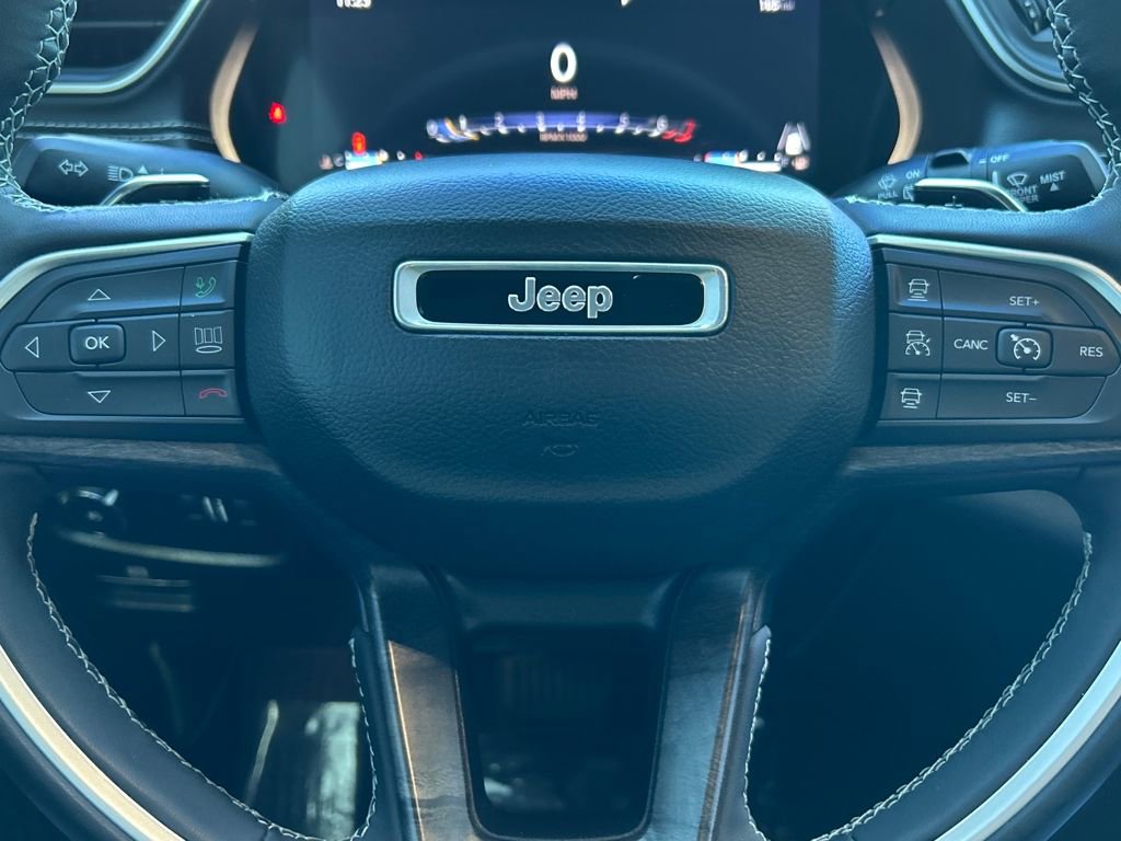 Used 2023 Jeep Grand Cherokee Limited w/ Trailer Tow Prep Group (B) image 10