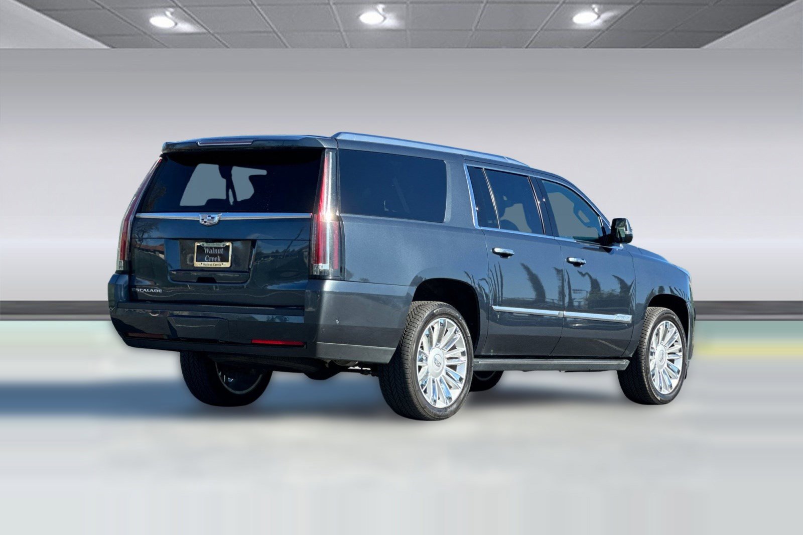 Used 2020 Cadillac Escalade ESV Platinum image 9
