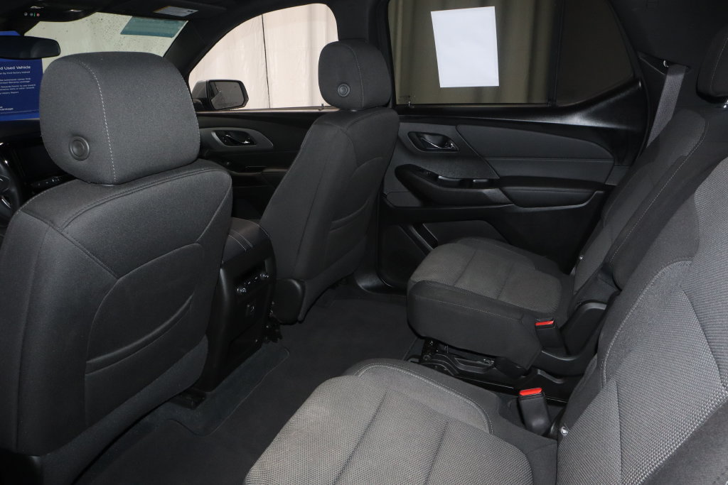 Used 2023 Chevrolet Traverse LT FWD image 15