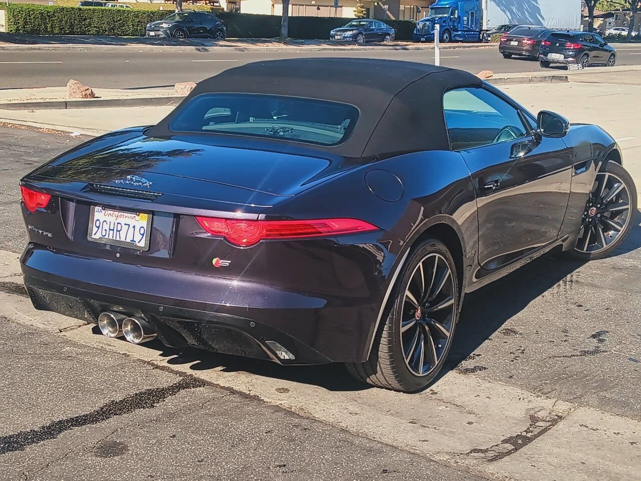 Used 2016 Jaguar F-TYPE S image 3