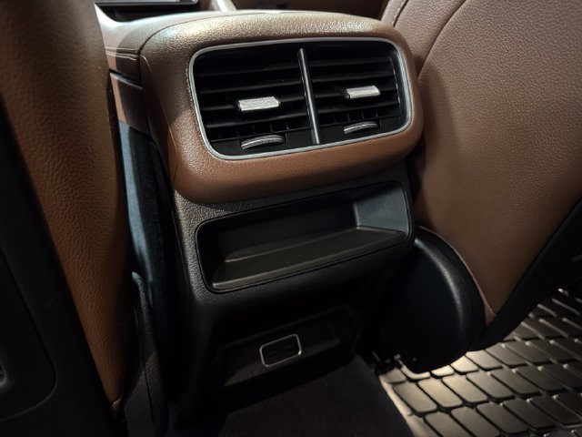 Used 2025 Mercedes-Benz GLE 350 4MATIC w/ AMG Line Exterior image 21