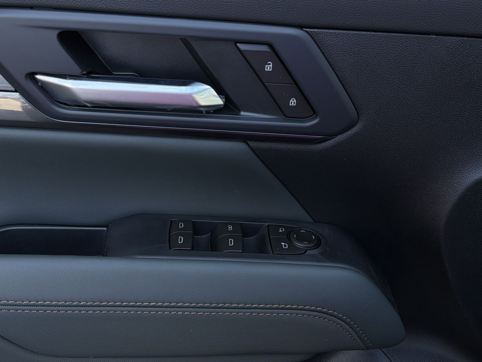 New 2026 GMC Terrain AT4 AWD/4WD image 15