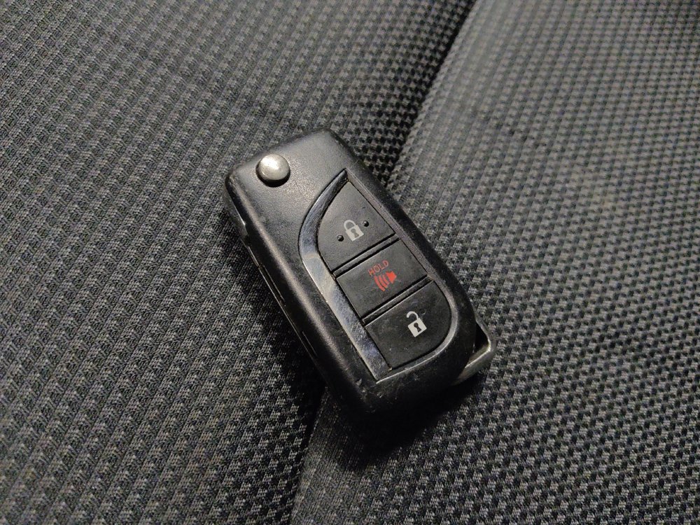 Used 2021 Toyota RAV4 LE w/ Carpet Mat Package (TMS) image 32