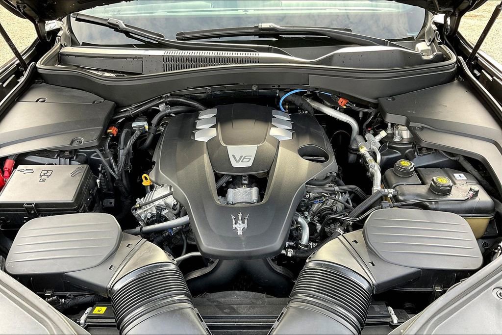 Used 2022 Maserati Levante GT image 29