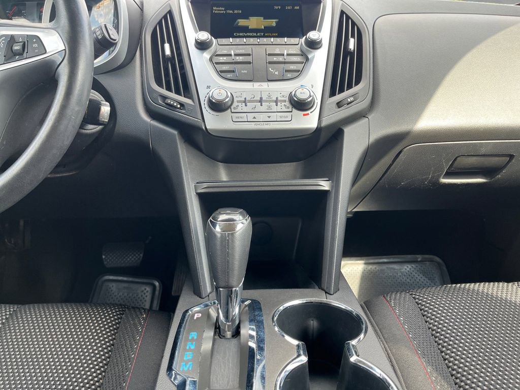 Used 2017 Chevrolet Equinox LT w/ Convenience Package image 3