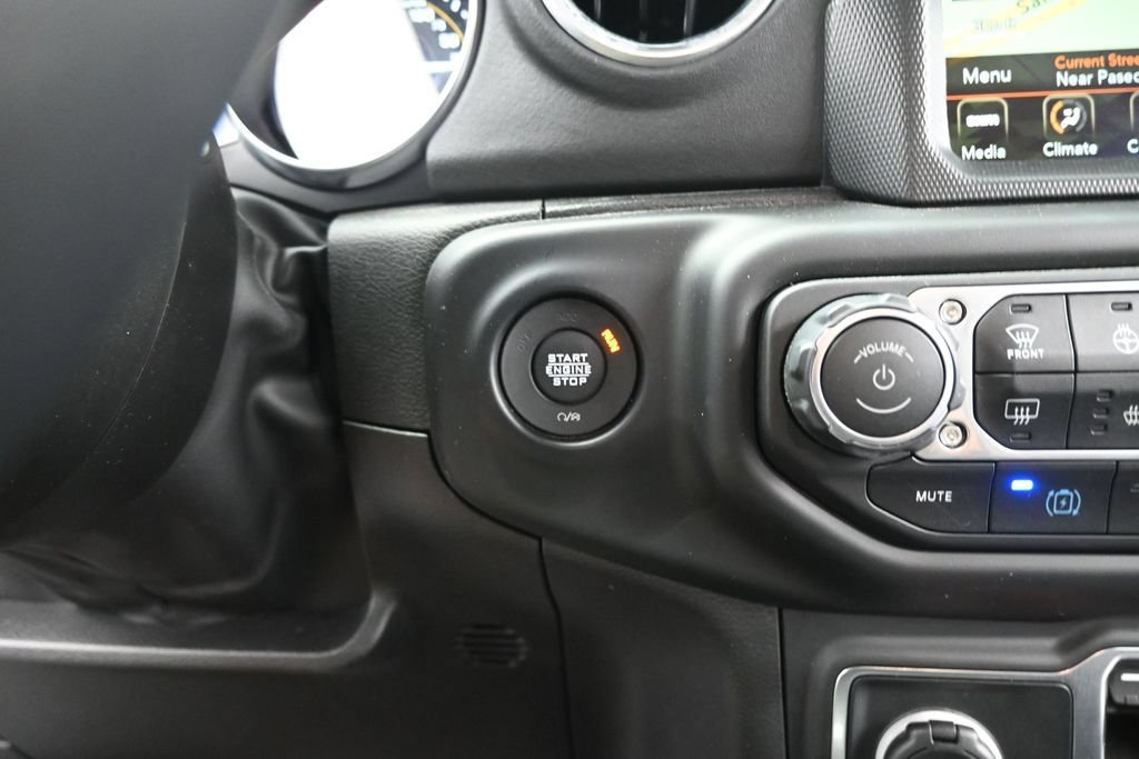 Used 2023 Jeep Wrangler Unlimited Sahara w/ Cold Weather Group AWD/4WD image 15