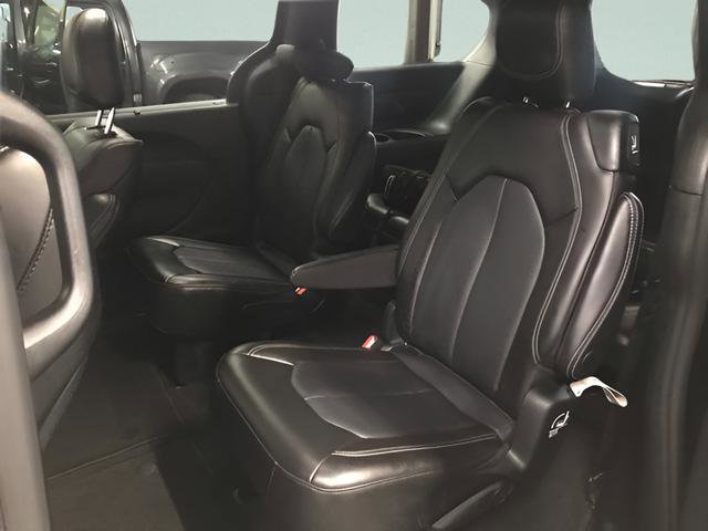 Used 2025 Chrysler Pacifica Select FWD image 25