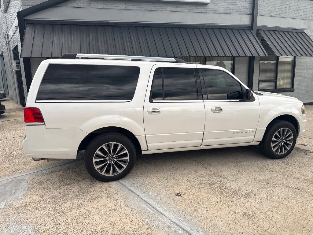 Used 2015 Lincoln Navigator L 2WD image 8