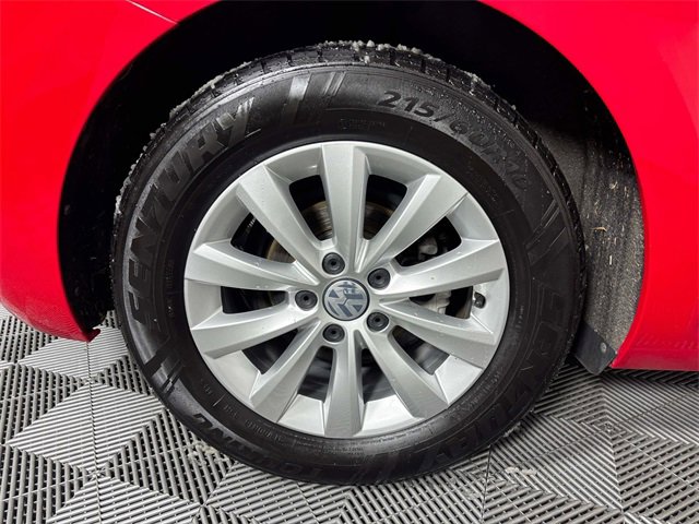 Used 2018 Volkswagen Beetle 2.0T S image 25