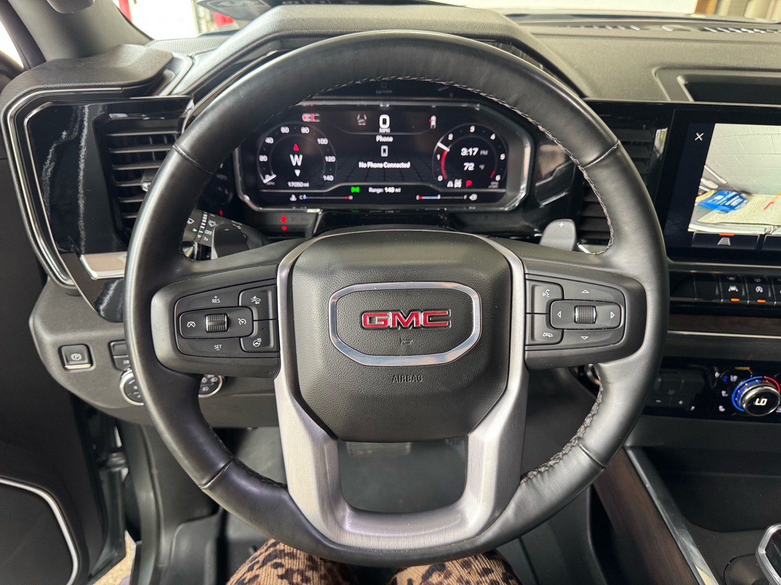 Used 2025 GMC Sierra 1500 SLT w/ SLT Convenience Package AWD/4WD image 27