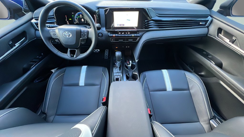 Certified 2026 Toyota Camry Hybrid FWD image 10