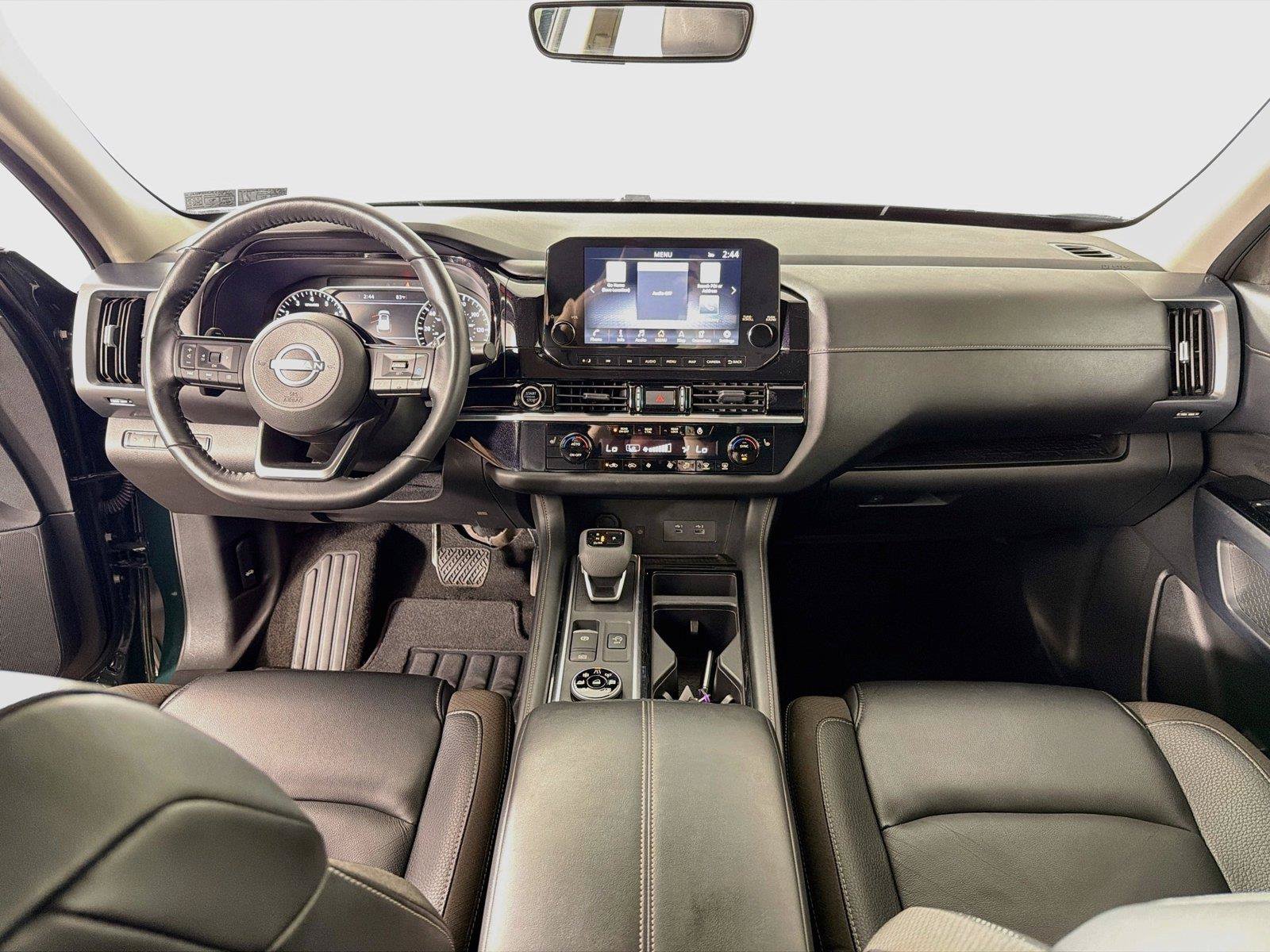 Used 2023 Nissan Pathfinder SL AWD/4WD image 27