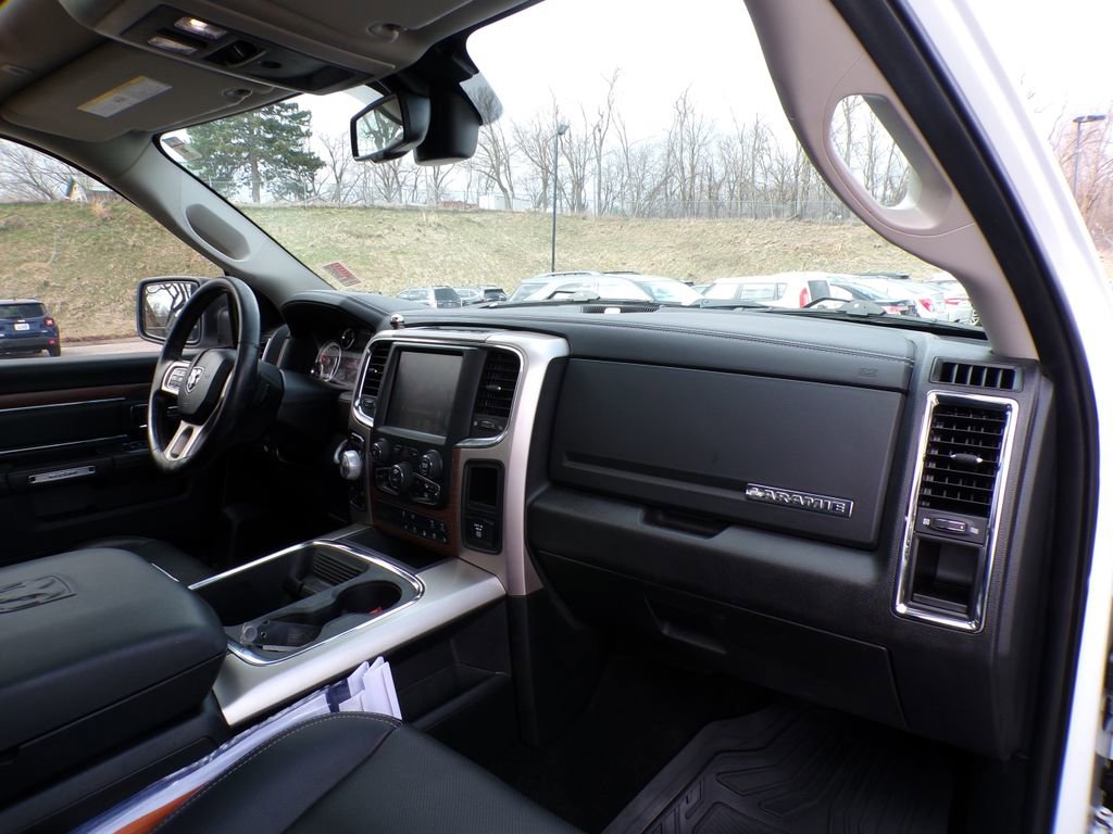 Used 2017 RAM 1500 Laramie w/ Convenience Group AWD/4WD image 17